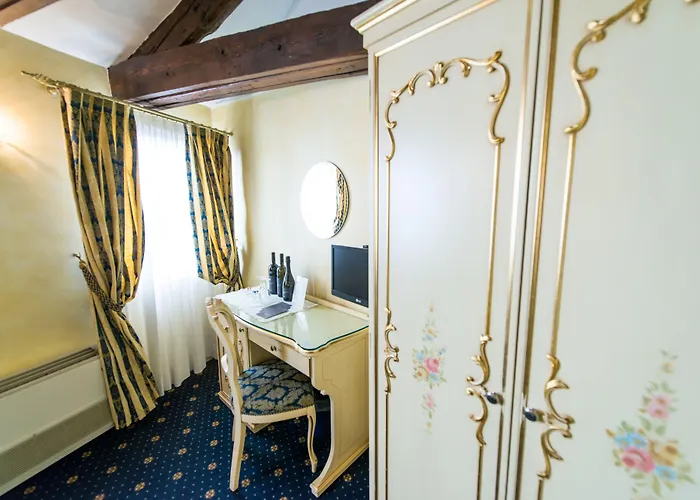 Konukevi Ca' Zose 4*